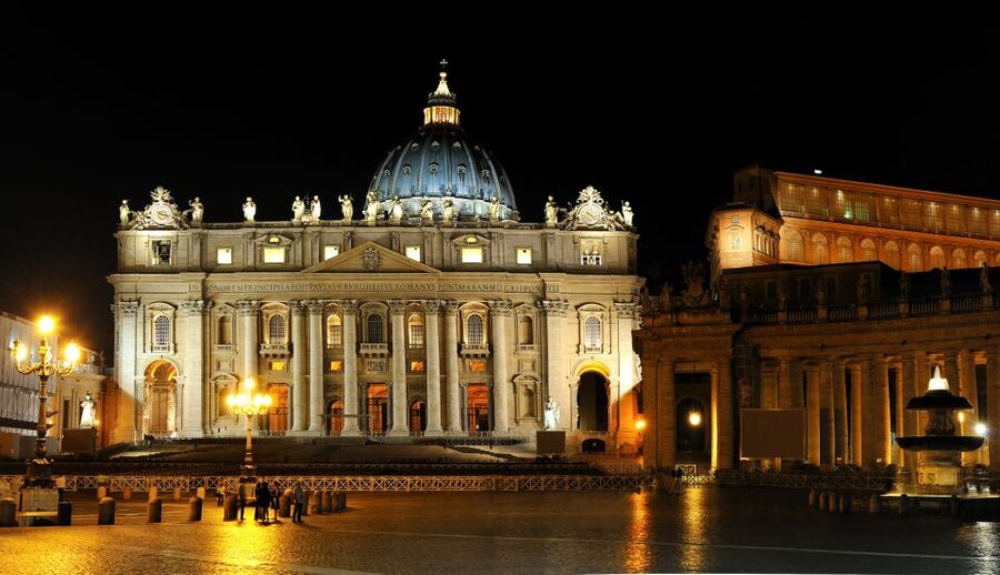 Skip the line Vatican Museum Sistine & St.Peter Private Tour - St. Peter’s Basilica and Michelangelo’s Pietà