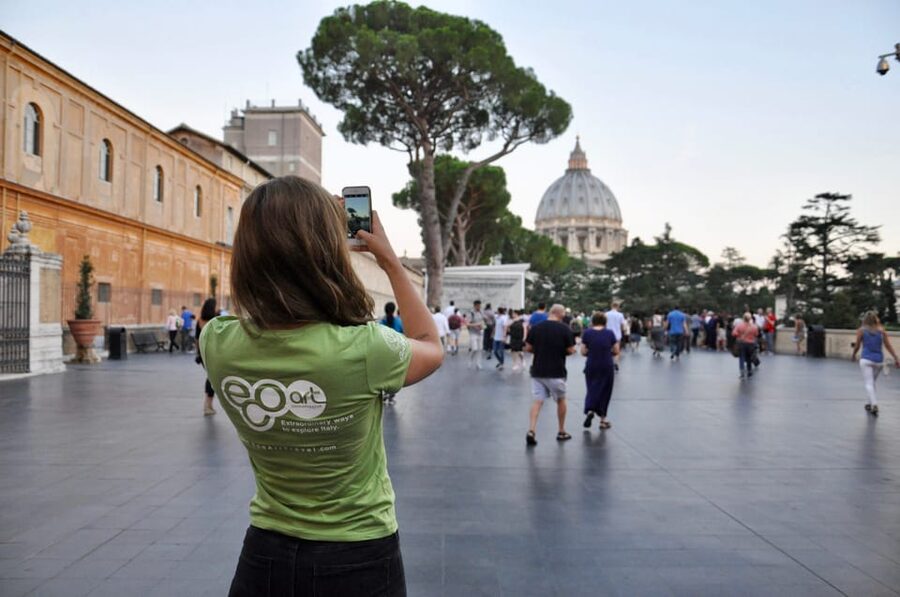 Skip the Line Vatican Tickets with Escorted Entrance - Meeting the EcoArt host near Via Tunisi 4