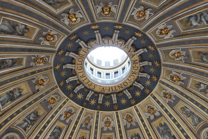 St Peter's Basilica Express Guided Tour, includes Dome Climb - The Cupola Route and the 300-Step Finish