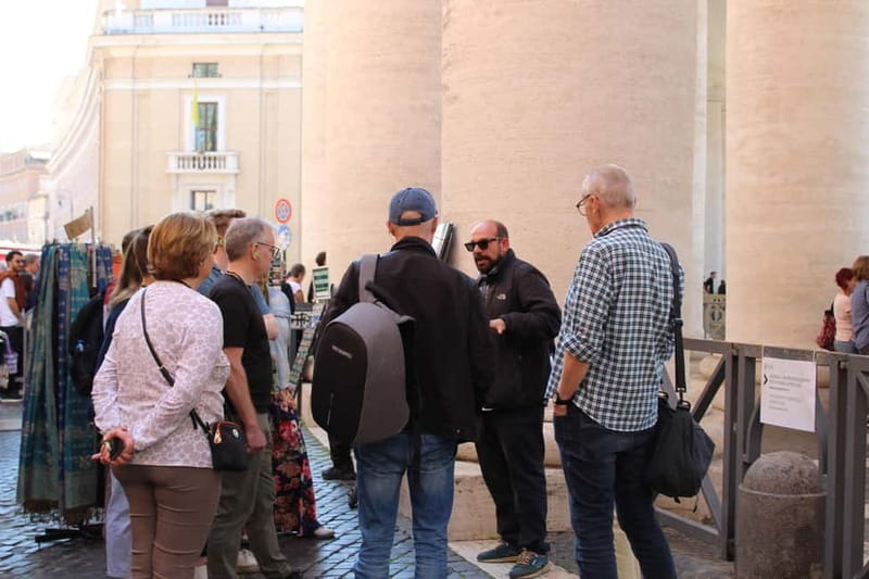 St. Peter's Basilica: Guided Tour with Reserved Entry - The Papal Tombs and Sacred Memory