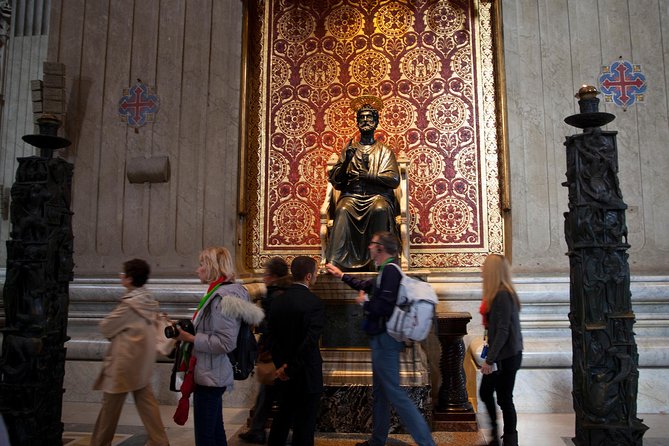 St. Peter’s Basilica Priority Access Tour with Dome & Crypt - St. Peter’s Square before the crowds