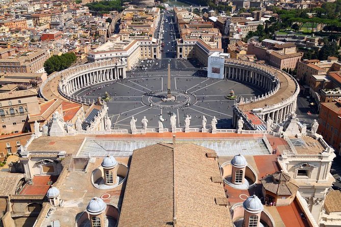 St. Peter’s Basilica Priority Access Tour with Dome & Crypt - Inside the basilica: Bernini, Michelangelo, and St. Peter