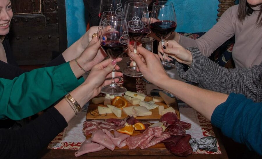 Taste of Tuscany: Food & Wine tour with Florentine Cuisine - Chianti wine with the food