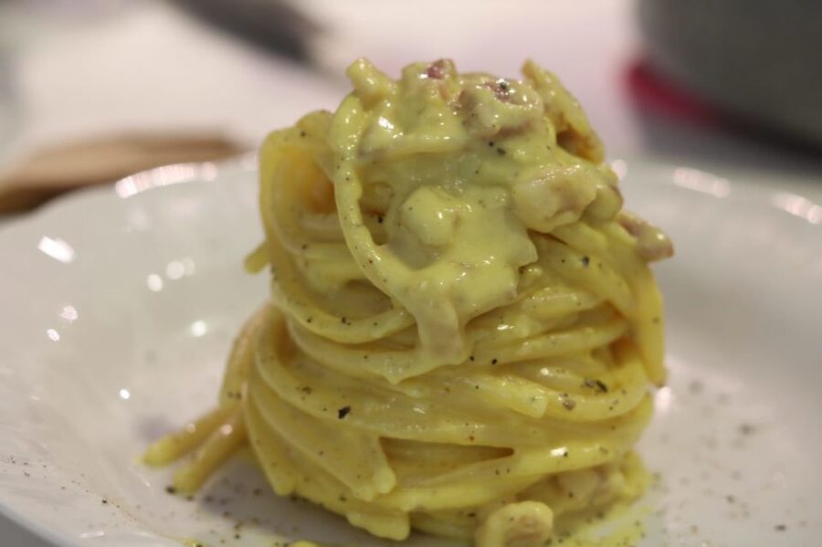 Testaccio: Home Cooking Cacio e Pepe, Amatriciana, Carbonara - Making pasta from flour, eggs, or water