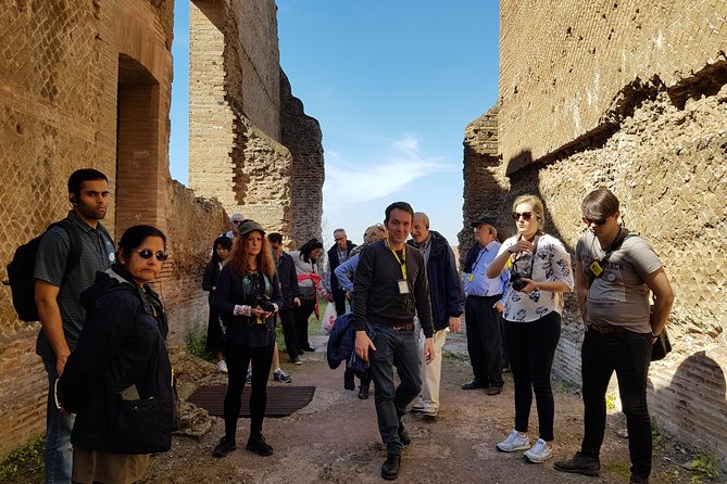 Tivoli Villas Full Day Trip From Rome with Lunch - The guide can make or break the day