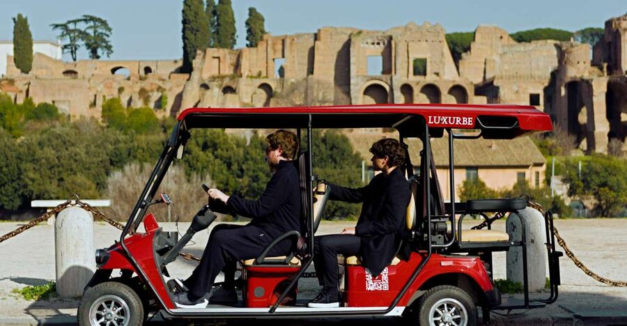 Tour of Rome in Golf Cart: Seven Hills of Rome - The Aventine Keyhole viewpoint