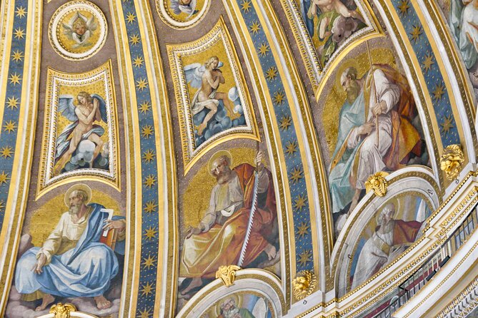 Tour of St Peter's Basilica with Dome Climb and Grottoes - Timing, meeting point, and the crowd factor