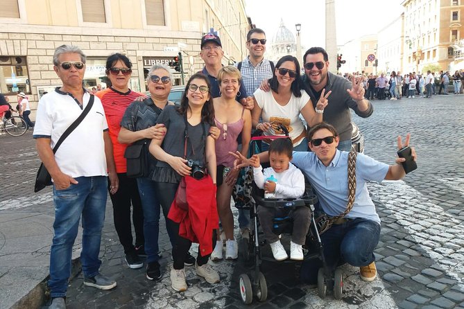 Tour Squares of Rome and Vatican - Group size, meeting point, and walking demands