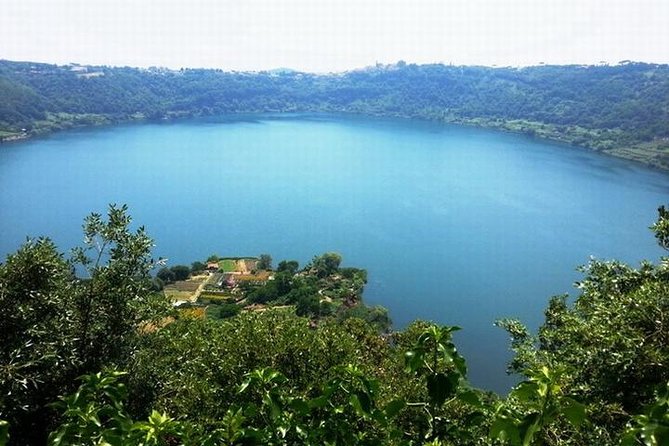 Tour to the Roman castles: Nemi, Ariccia and Castel Gandolfo, a day from Rome - Castel Gandolfo: papal summer residence above Lake Albano