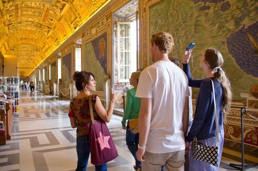 Vatican: Early Entry to Museums, Sistine Chapel & St Peter's - What the guides add to the morning
