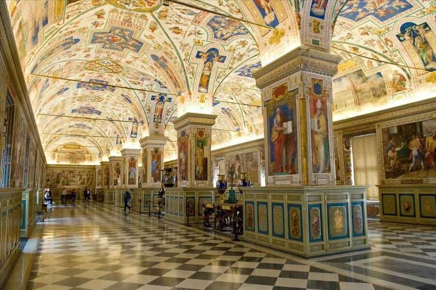 Vatican : Guided Tour Vatican Museums and Sistine Chapel - Why priority entry matters at the Vatican