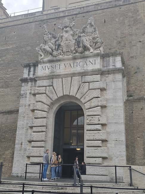 Vatican: Museum, Sistine Chapel & Raphael Rooms Evening Tour - Who should book this Vatican experience?