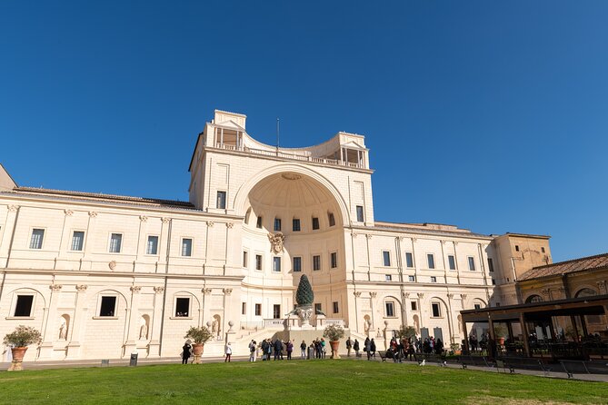 Vatican Museums, Sistine Chapel and St. Peter's Basilica Tour - St. Peter’s Basilica and the uncertain handoff