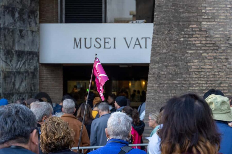 Vatican Museums & Sistine Chapel Skip-the-Ticket-Line Tour - Cortile del Belvedere: a graceful first stop