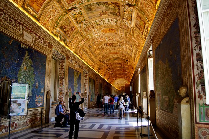 Vatican Museums Sistine Chapel Tour with access to St Peter - One and a half hours in the Vatican Museums