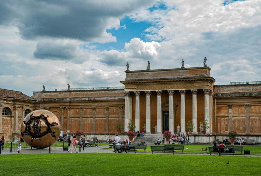 Vatican Museums & Sistine Chapel Tour with Optional Basilica - Crowds, Clothing, Steps, and Comfort
