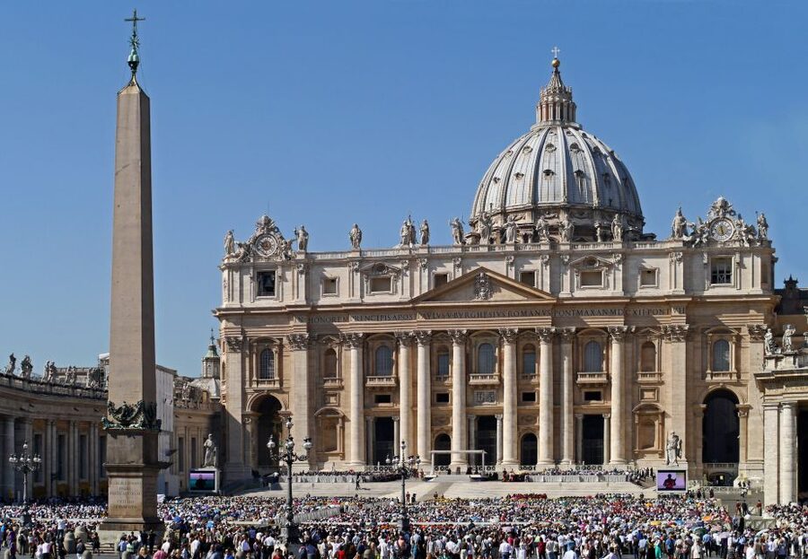 Vatican: Papal Audience and St. Peter's Basilica Guided Tour - A long morning at the heart of Vatican City