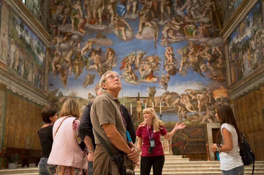 Vatican & Sistine Chapel Ticket with Optional Audio Guide - Meeting the host near Caffè Vaticano
