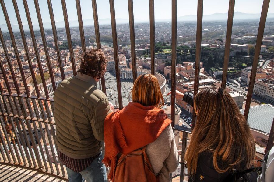 Vatican: St. Peter’s Basilica, Dome Climb & Papal Tombs Tour - What the guides add