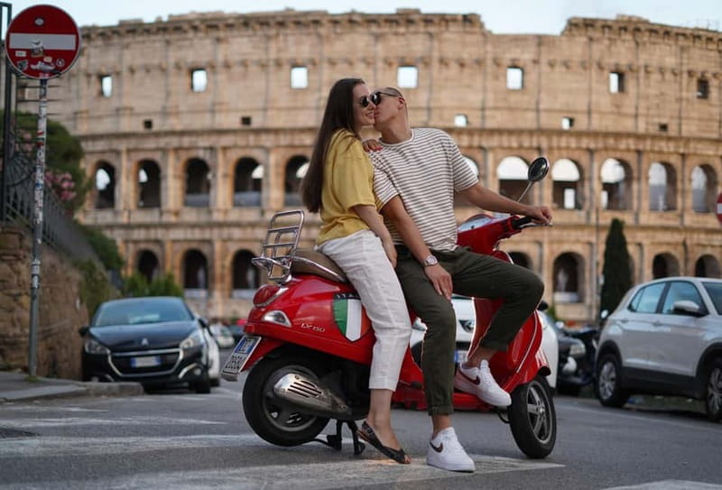 Vespa city tour in Rome with two different routes - Pick the route that fits your Rome plans