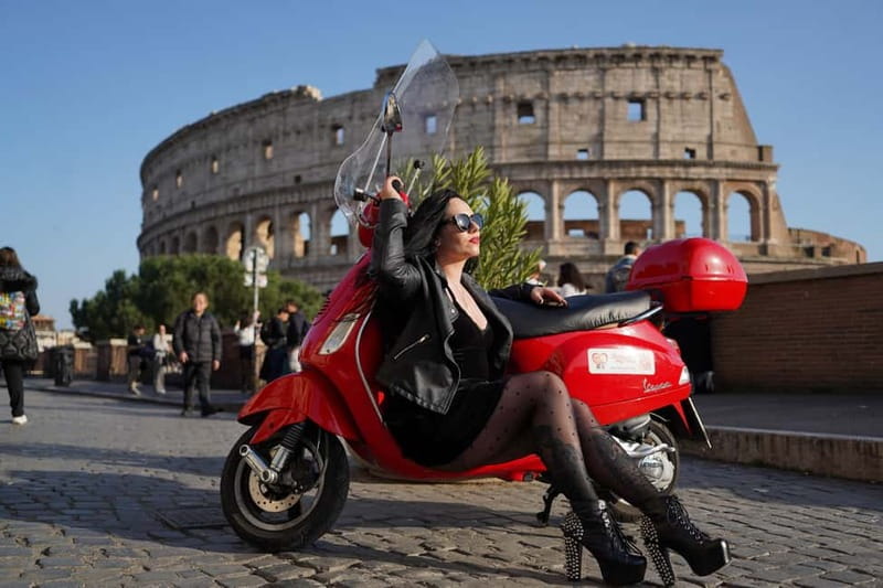 Vespa city tour in Rome with two different routes - The Orange Garden and the Aventine Hill keyhole
