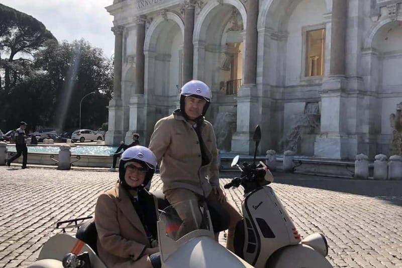 Vespa Sidecar Tour: Express Highlights of Rome - Piazza Venezia and the Colosseum