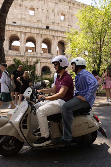 Vespa Sidecar Tour: Highlights of Rome - The Colosseum as the grand finale