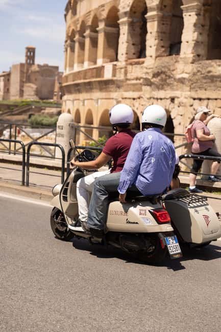 Vespa Sidecar Tour: Highlights of Rome - Stories, photo stops, and the role of the guide
