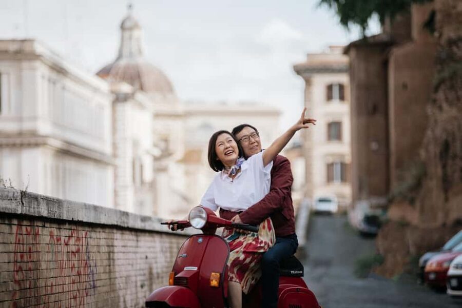 Vespa Tour with Professional Photography in Rome - How the photography works
