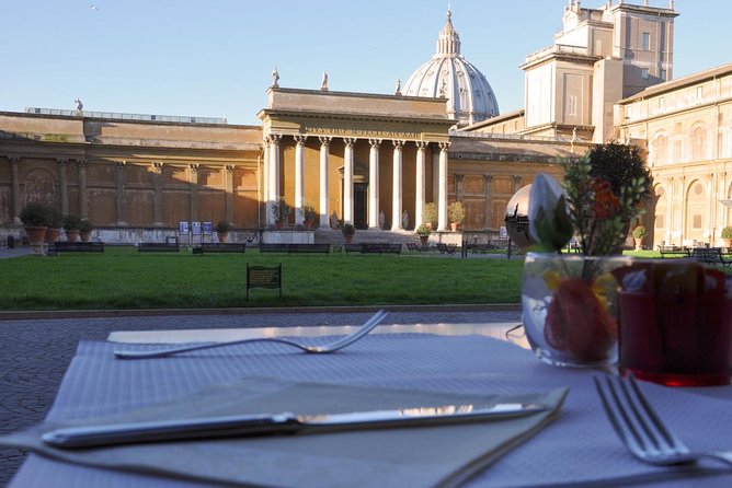VIP Vatican Breakfast and Guided Tour with Sistine Chapel Access - Breakfast in the Cortile della Pigna