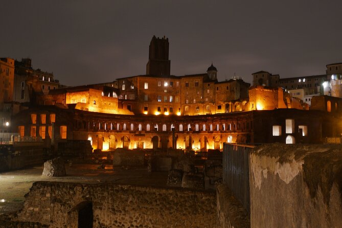 Walk the magic of Rome at night - Walking Via dei Fori Imperiali to Piazza Venezia